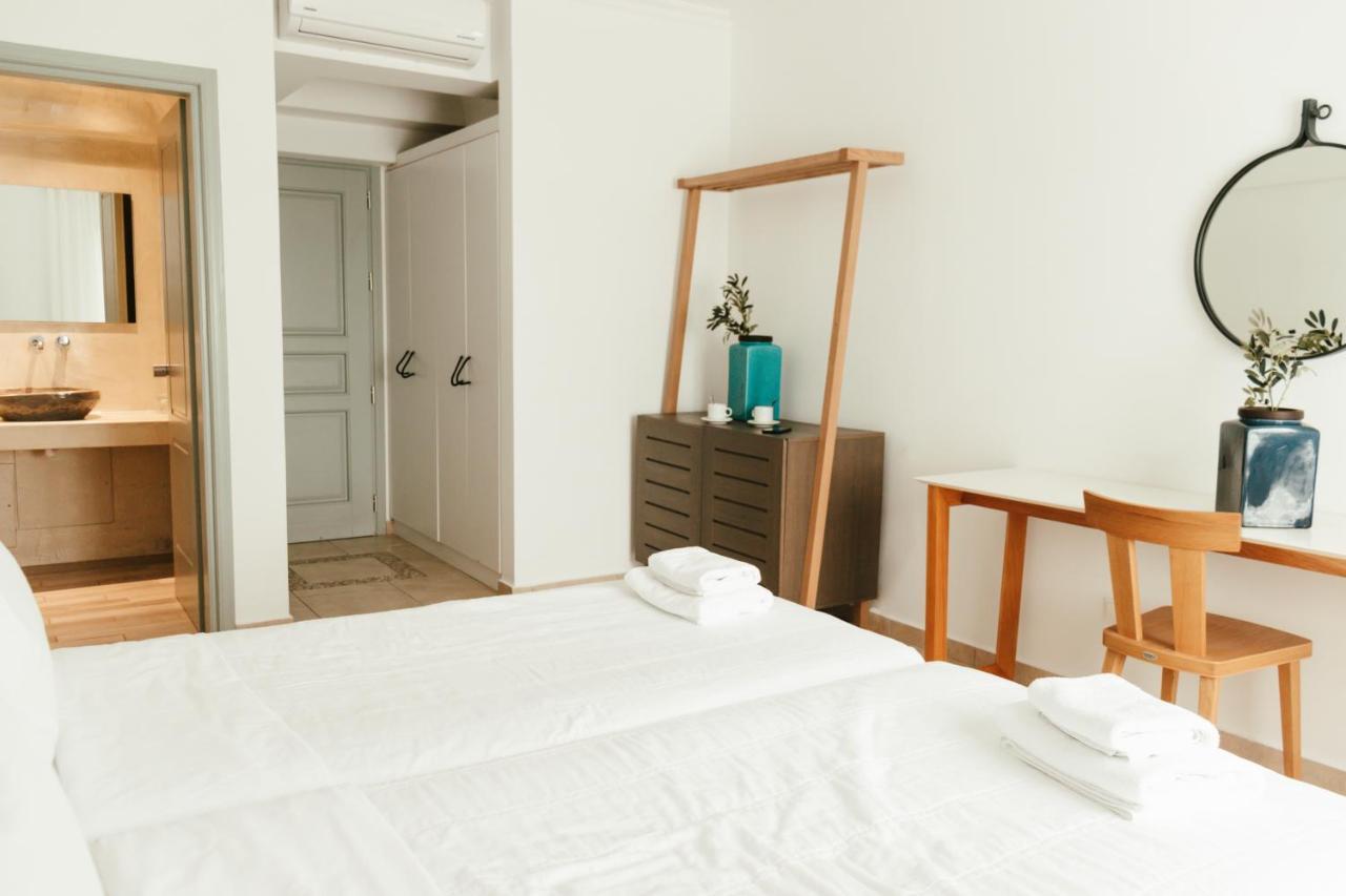 Astro Palace Hotel & Suites Фира Екстериор снимка