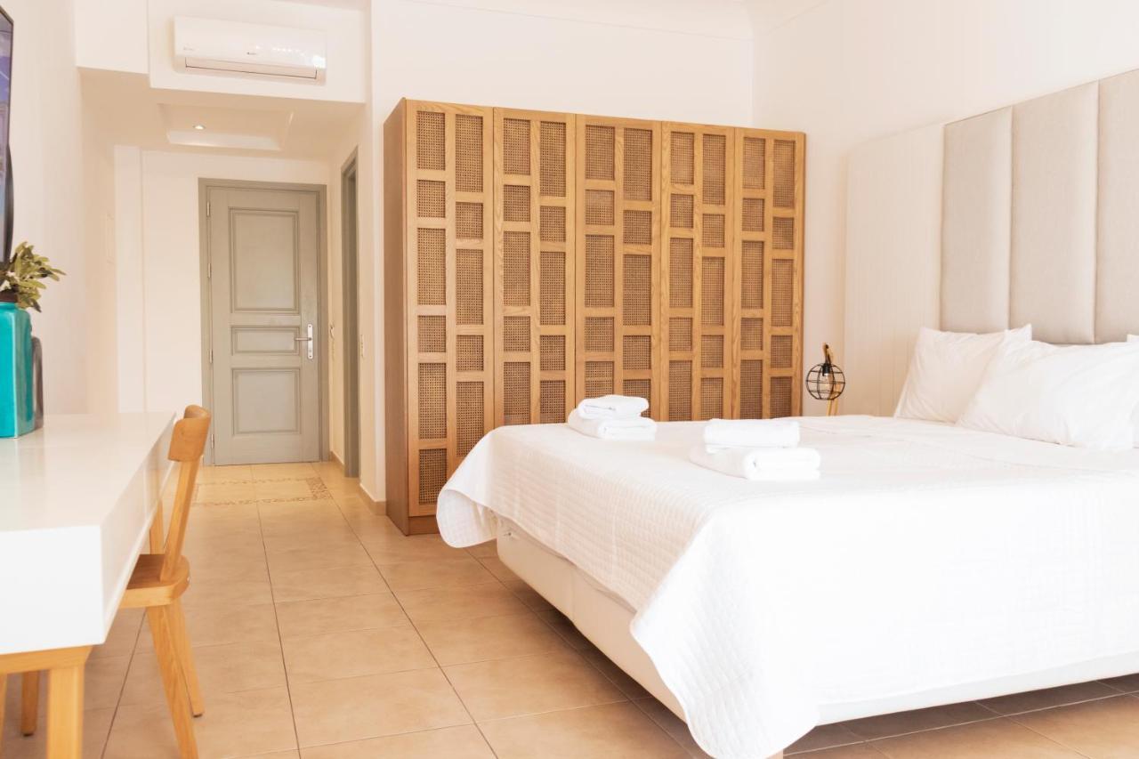 Astro Palace Hotel & Suites Фира Екстериор снимка