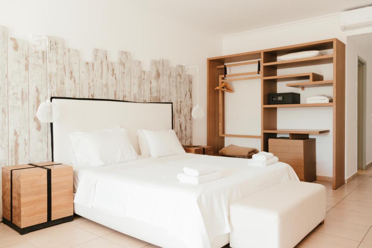 Astro Palace Hotel & Suites Фира Екстериор снимка